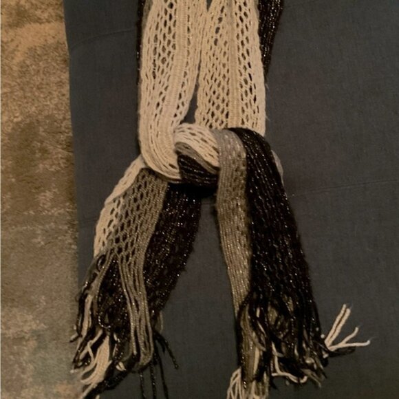 Sparkly ladies scarf - Picture 1 of 2